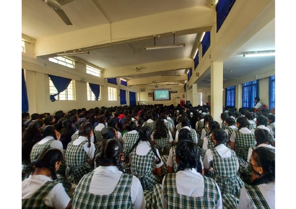 Pariksha pe charcha with modiji nmv girls 